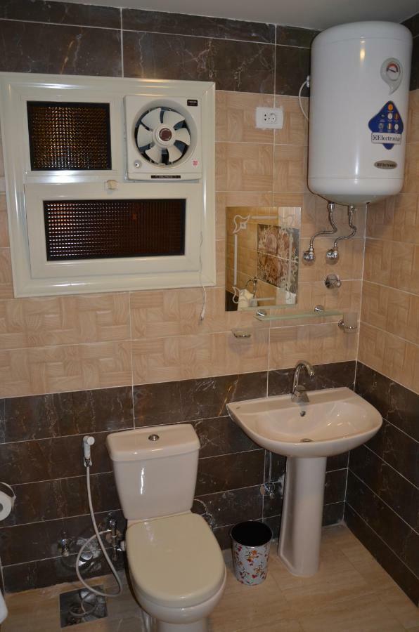 Full Pyramids View Apartment With Balcony For 8 P Kafret el-Gabal 外观 照片